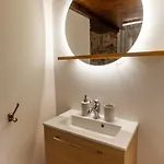 Lovely Air-conditioned - Vieil Apartment *