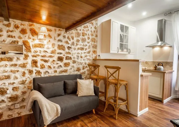 Lovely Air-conditioned - Vieil *